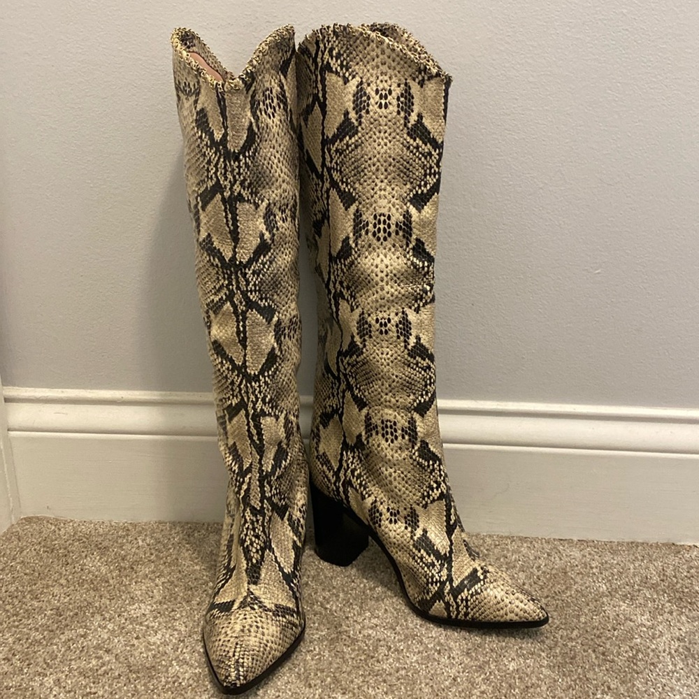 EUC Schutz Analeah animal print boots with gold chain embellishment. Size 6.